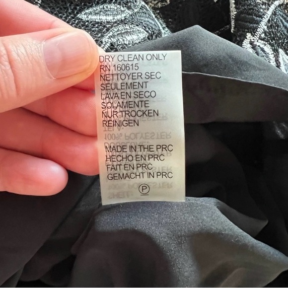 Shani Elegant Black White Lace Dress, Size 12, Knee Length, Fully Lined. - Picture 10 of 16